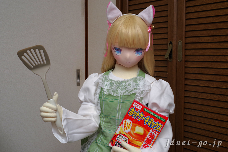エプロンを着けたエリーちゃん